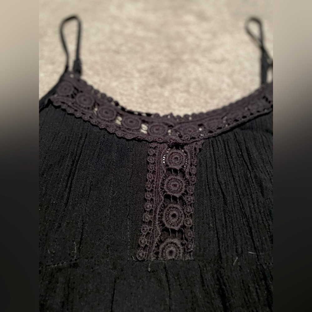 Spaghetti Strap Black Flowy Shirt ✔️